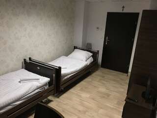Отель Self-Checkin Hotel Cztery Pory Belchatow - Nocleg Centrum Белхатув Двухместный номер Делюкс с 2 отдельными кроватями-3